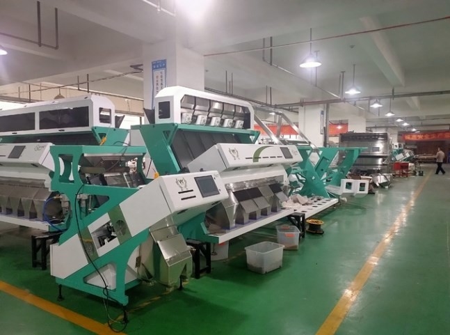 Plastikpartikel-Farbsortierende Maschine pp. aufbereitend, STREICHELN Sie PVC-Farbtrennzeichen-Maschine