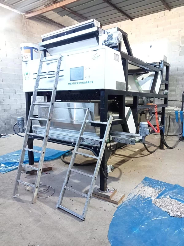 Hochkapazitäts-Wenyao-Doppelschichtgürtel Trockener und nasser Erz Stein Mineralfarben Sortiermaschine mit Ejektor SMC 16-Loch Düsen
