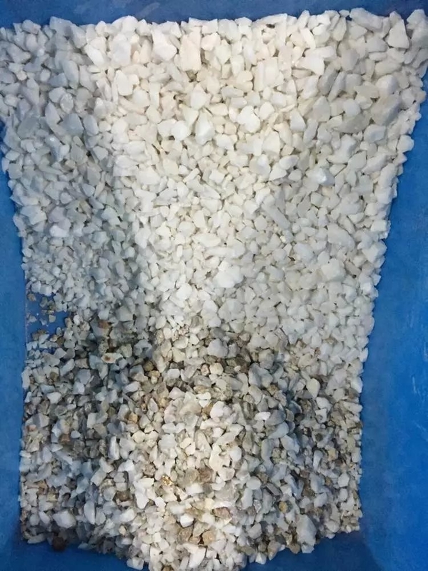 Hochkapazitäts-Wenyao-Doppelschichtgürtel Trockener und nasser Erz Stein Mineralfarben Sortiermaschine mit Ejektor SMC 16-Loch Düsen