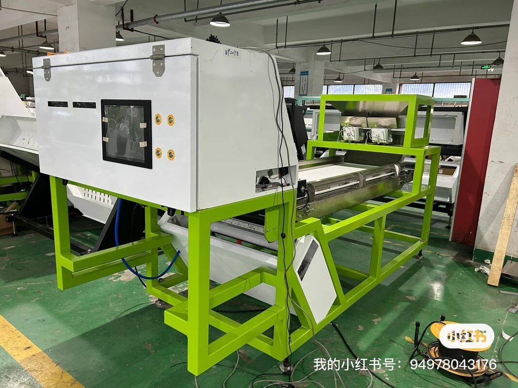 Industrieller Farbsorter mit hoher Genauigkeit ≥99,99% Manganerz mit LED-Lichtquelle und Metallejektor für die Kiesensortierung