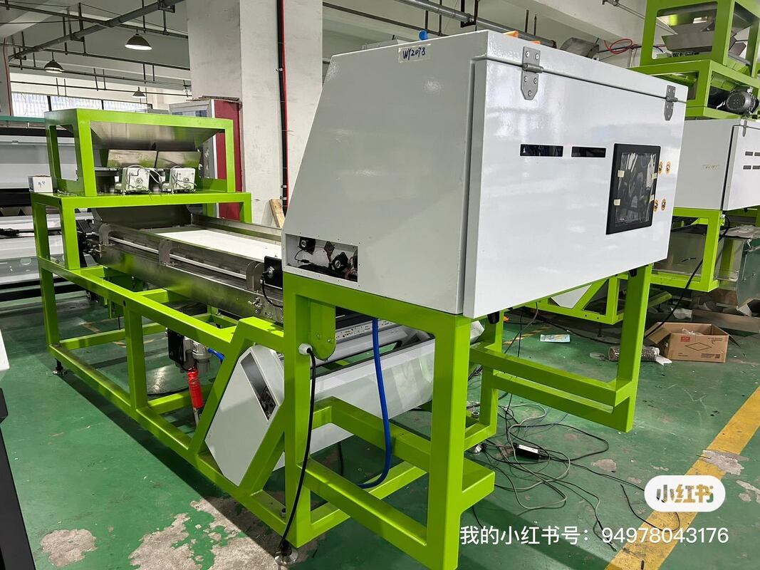 Industrieller Farbsorter mit hoher Genauigkeit ≥99,99% Manganerz mit LED-Lichtquelle und Metallejektor für die Kiesensortierung