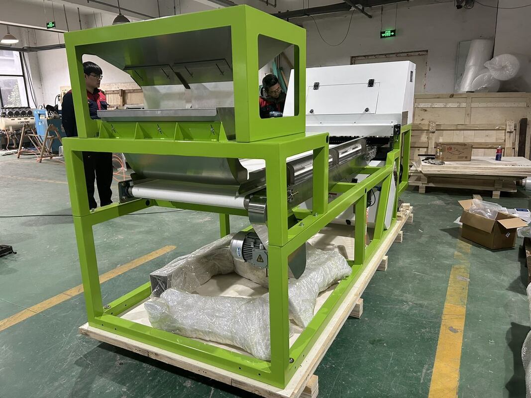 Industrieller Farbsorter mit hoher Genauigkeit ≥99,99% Manganerz mit LED-Lichtquelle und Metallejektor für die Kiesensortierung