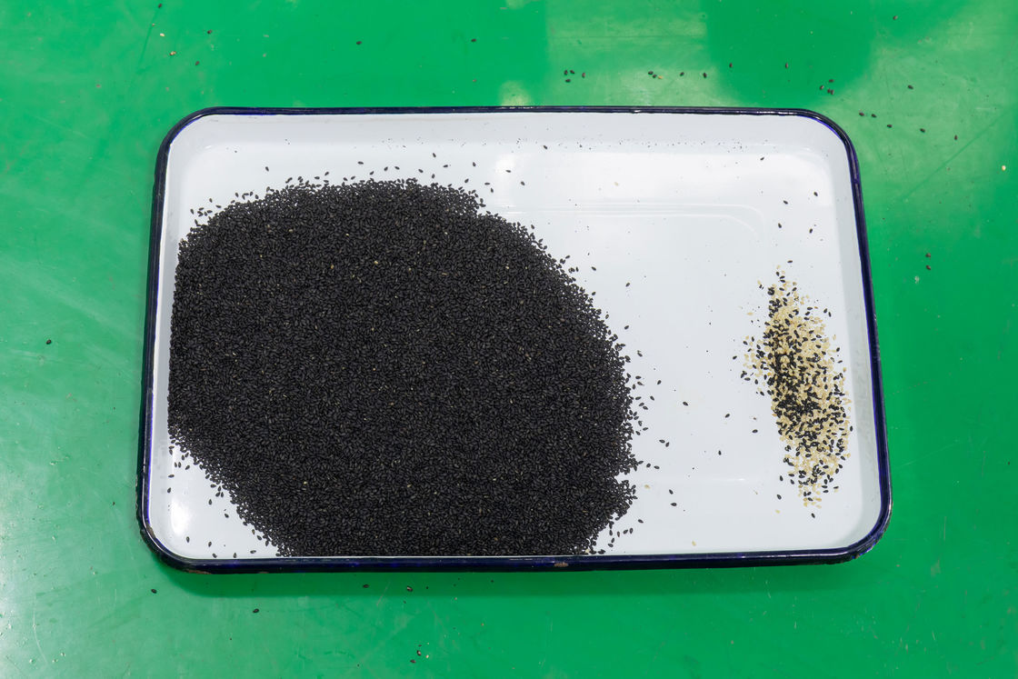 Hochauflösende schwarze Samen des indischen Sesams färben Sortierer-Maschine in der Produktlinie des indischen Sesams